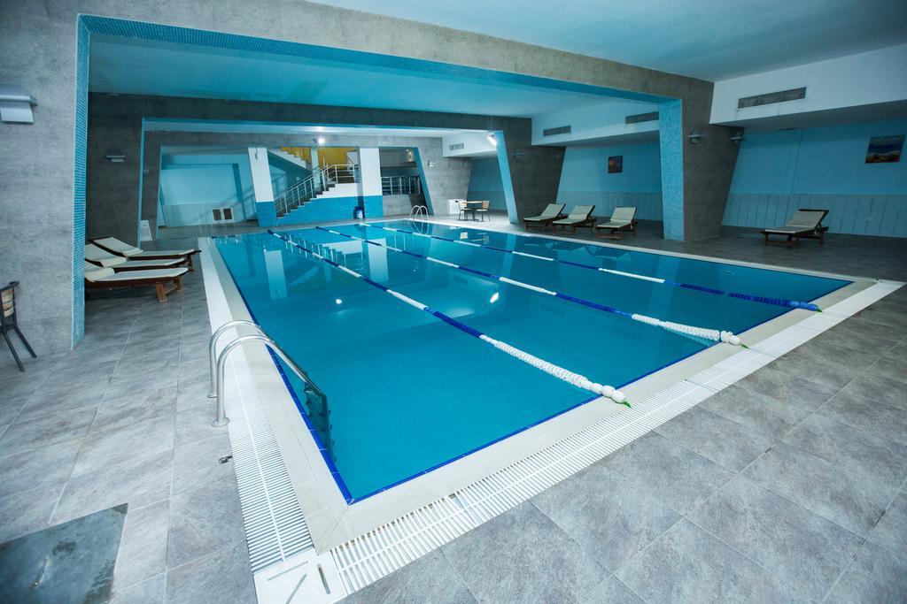 Caspian Business Hotel & Spa Bakoe Buitenkant foto