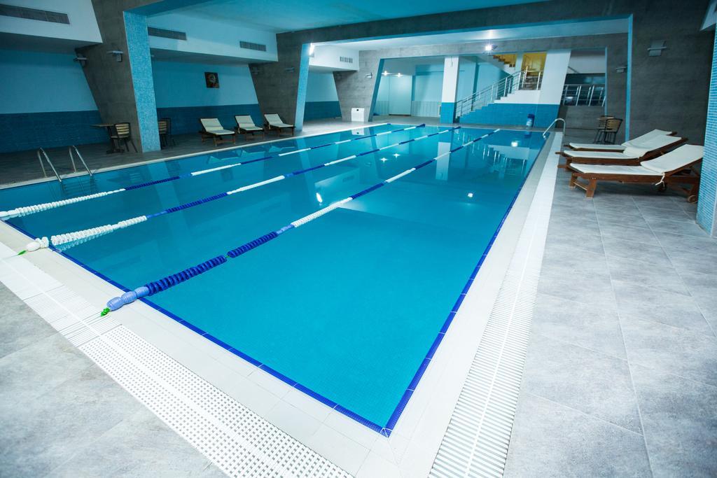 Caspian Business Hotel & Spa Bakoe Buitenkant foto