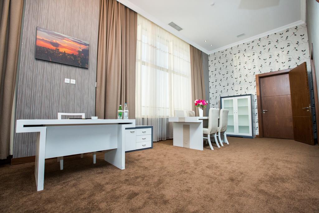 Caspian Business Hotel & Spa Bakoe Buitenkant foto