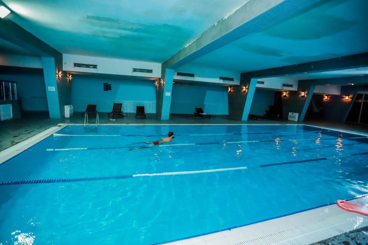 Caspian Business Hotel & Spa Bakoe Buitenkant foto